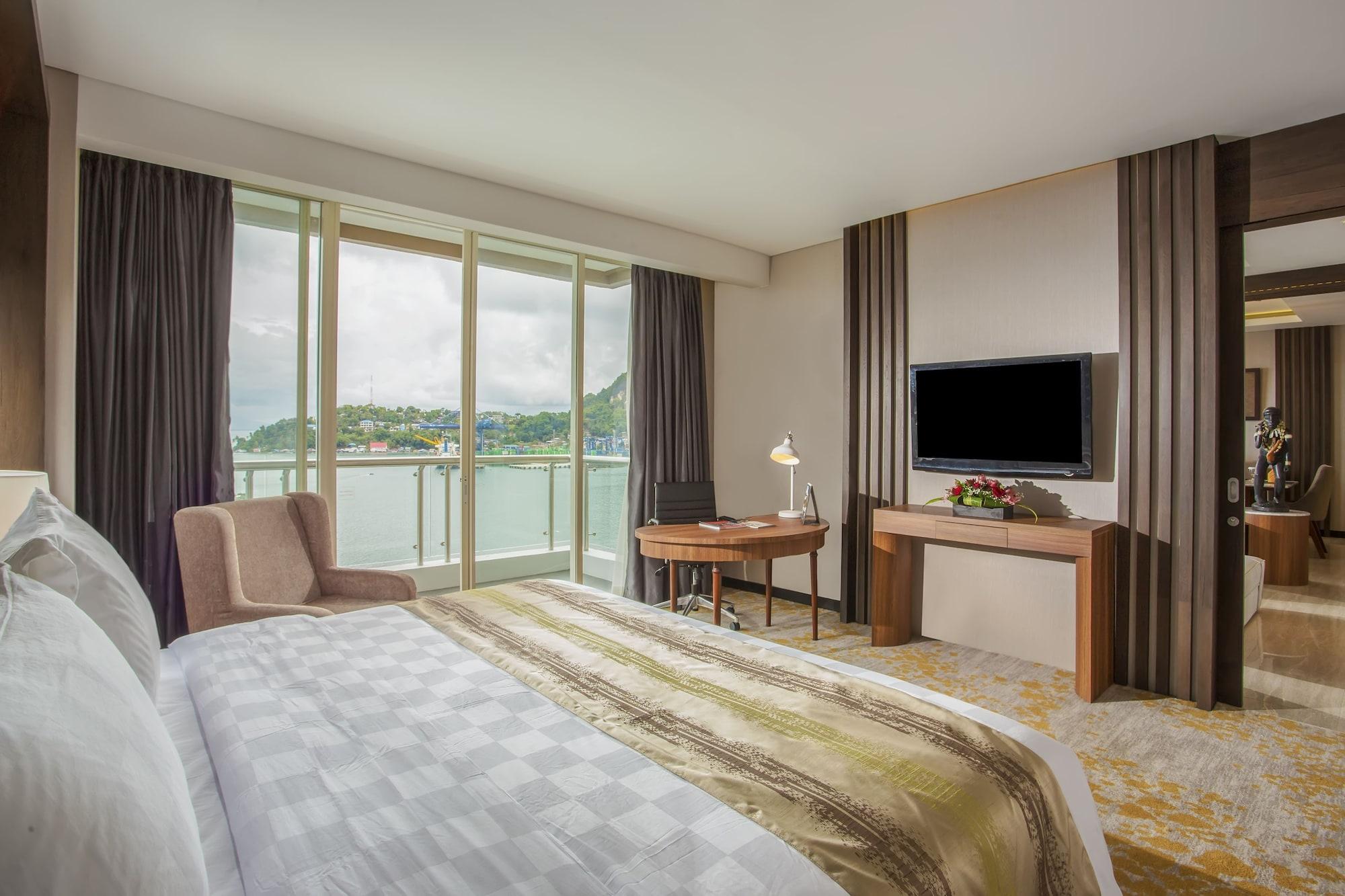 Swiss-Belhotel Papua Jayapura Exterior foto