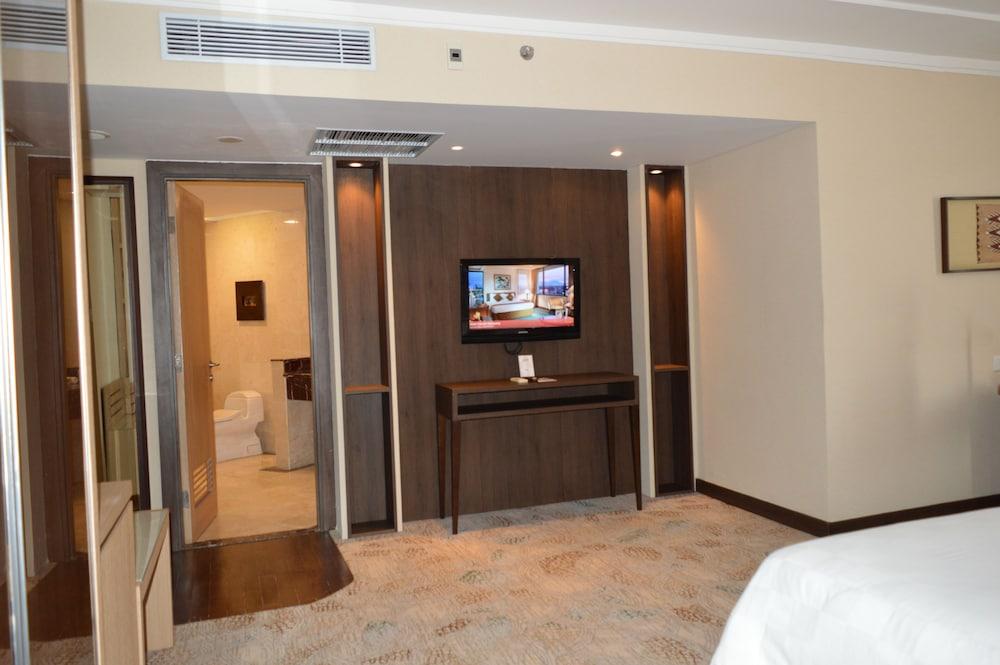 Swiss-Belhotel Papua Jayapura Exterior foto